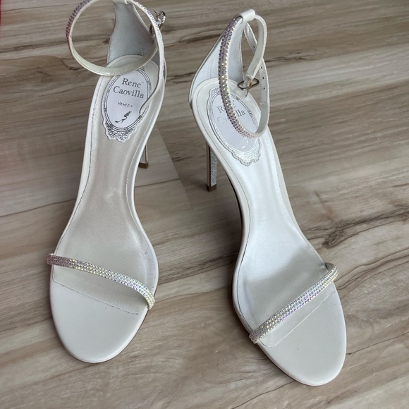 Signature René Caovilla sparkle and craftsmanship - Picture 4 of 5